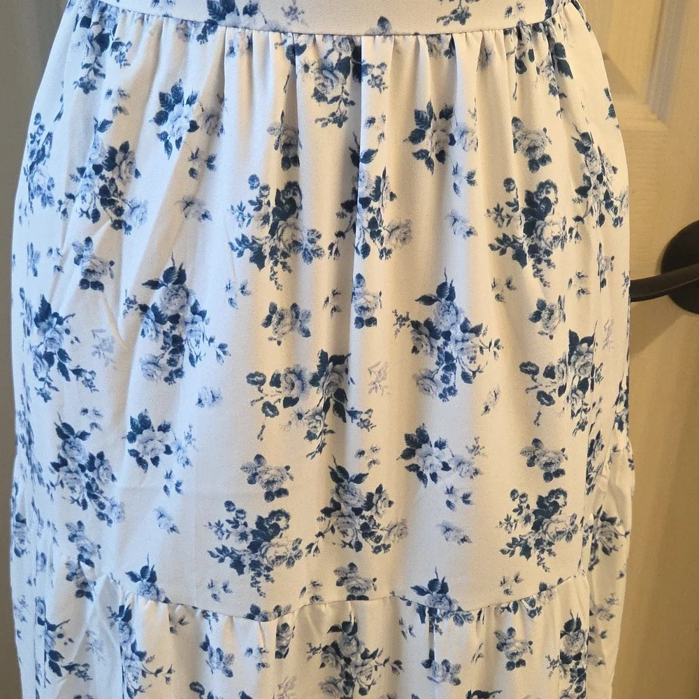 Floral Spaghetti Strap Maxi Dress With Cut Out In Back - Picture 7 of 16